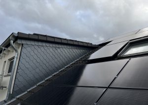 Projekt MFH Leichlingen mit Speicher Foto eines Projektes von Bergisch Solar in Leichlingen