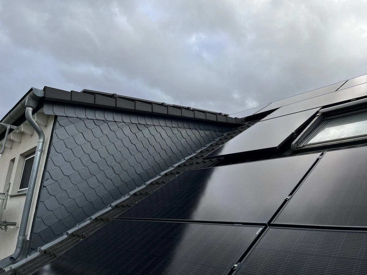 Solaranlage in Leichlingen auf Mehrfamilienhaus von Bergisch Solar